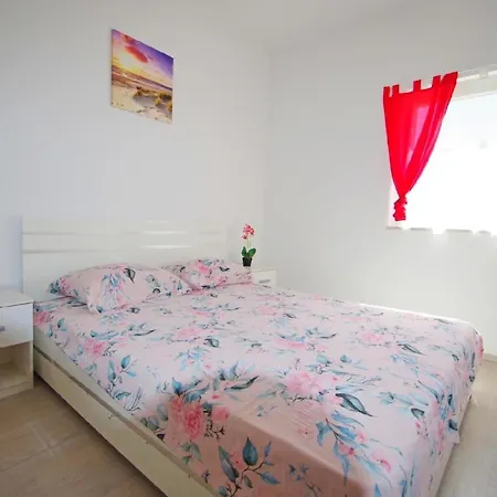 2 Schlafzimmer In Viilage Apartment
