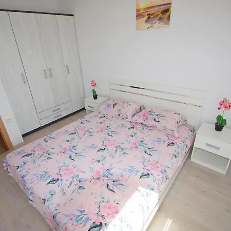 2 Schlafzimmer In Viilage Apartment