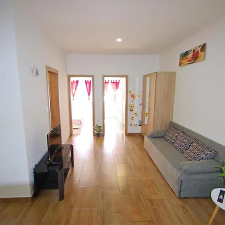2 Schlafzimmer In Viilage Apartment