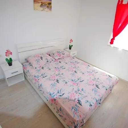 2 Schlafzimmer In Viilage