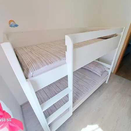 2 Schlafzimmer In Viilage *