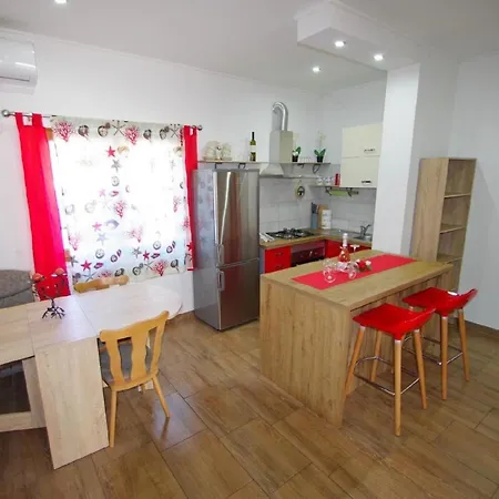2 Schlafzimmer In Viilage *